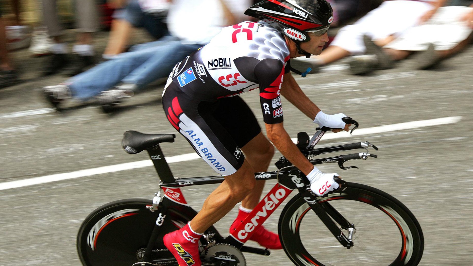 巴雷特:全黑队进攻阵型中的关键推动者,精准决策和传球让比赛更具深度